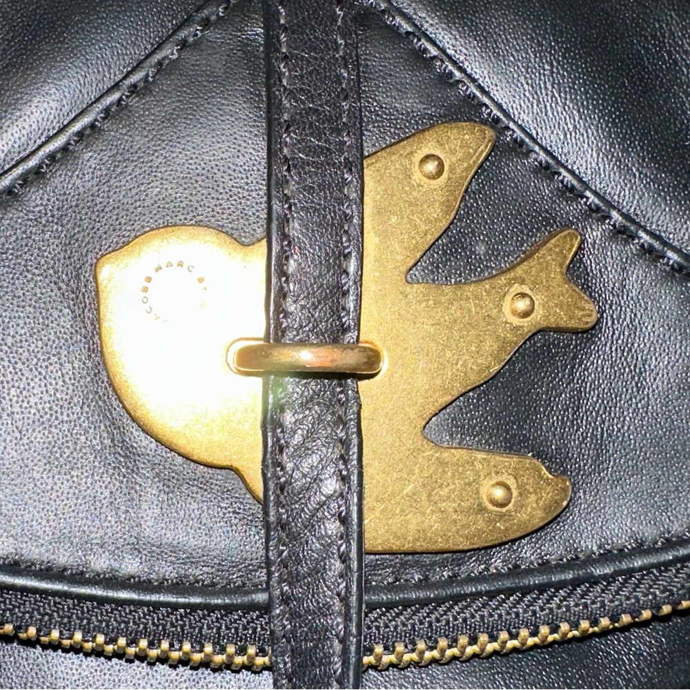Marc By Marc Jacobs Black Leather Crossbody Bag with Gold Accent - Picture 4 of 7